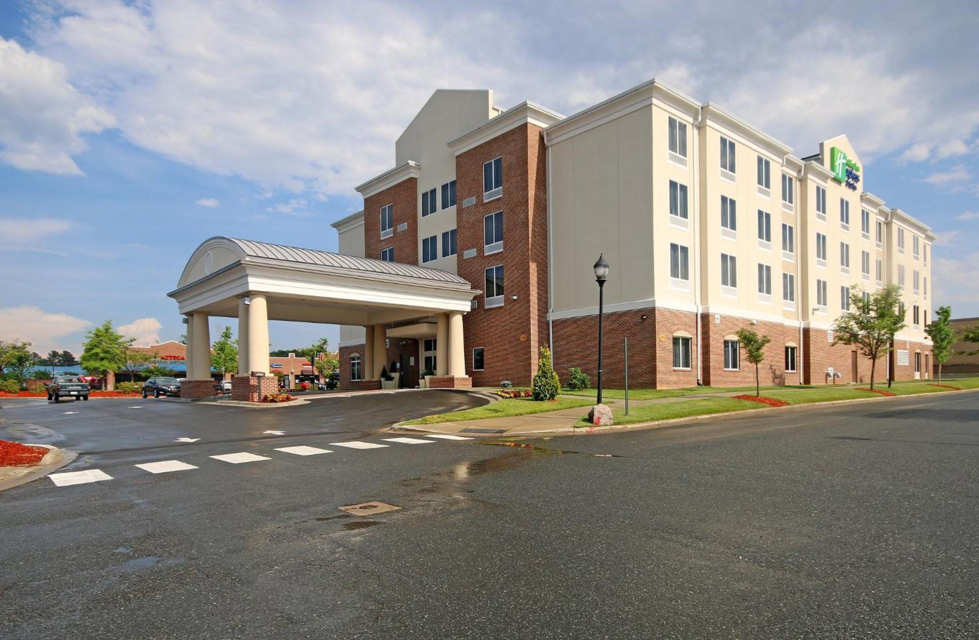 Holiday Inn Express & Suites Charlotte North By Ihg Exterior foto